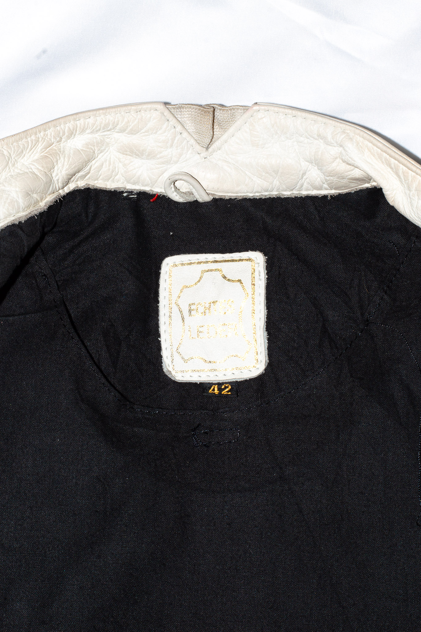 German vintage 80s cropped red white black leather racing jacket, view 11