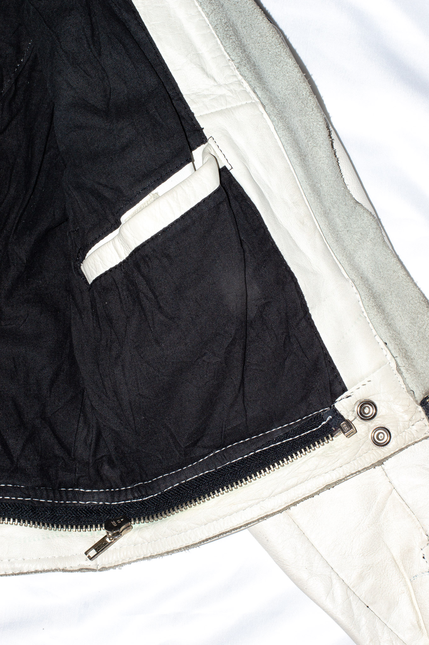 German vintage 80s cropped red white black leather racing jacket, view 10